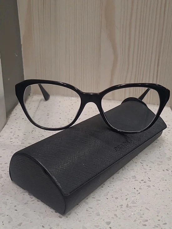 Authentic PRADA - Picture 6 of 11